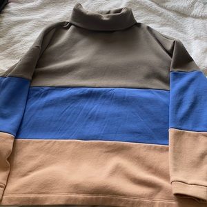 Colorblock turtle neck